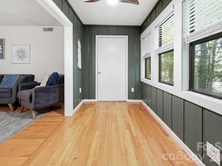 1503 Abbey Circle, Asheville, NC 28805.  MLS# CAR4405108, YatesRealty ID 39942. Sunroom