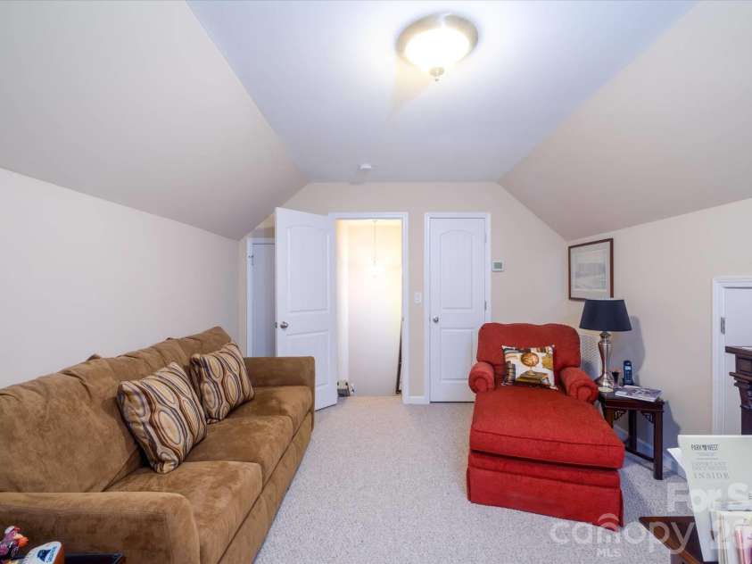 4804 Star Hill Lane, Charlotte, NC 28214.  MLS# CAR4403780, YatesRealty ID 39943. 