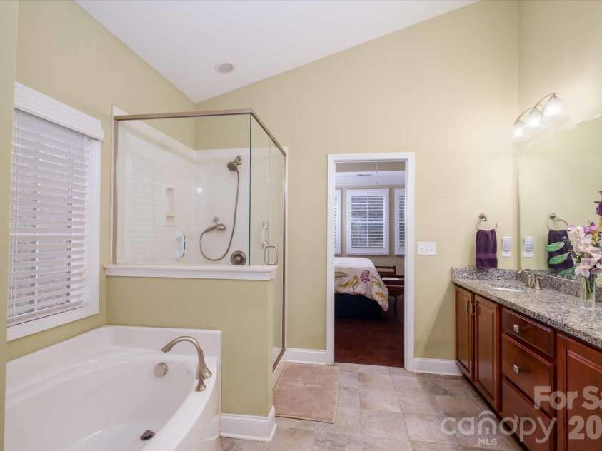 4804 Star Hill Lane, Charlotte, NC 28214.  MLS# CAR4403780, YatesRealty ID 39943. 