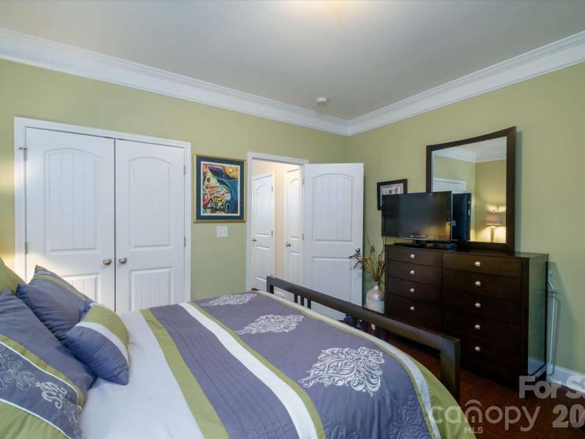 4804 Star Hill Lane, Charlotte, NC 28214.  MLS# CAR4403780, YatesRealty ID 39943. 