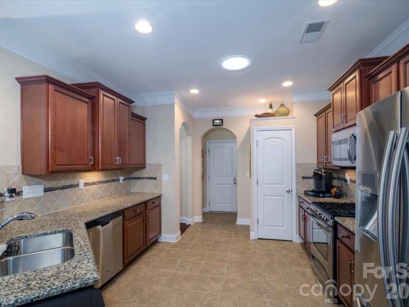 4804 Star Hill Lane, Charlotte, NC 28214.  MLS# CAR4403780, YatesRealty ID 39943. 