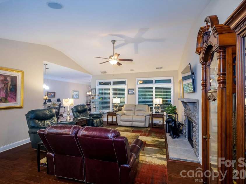 4804 Star Hill Lane, Charlotte, NC 28214.  MLS# CAR4403780, YatesRealty ID 39943. 