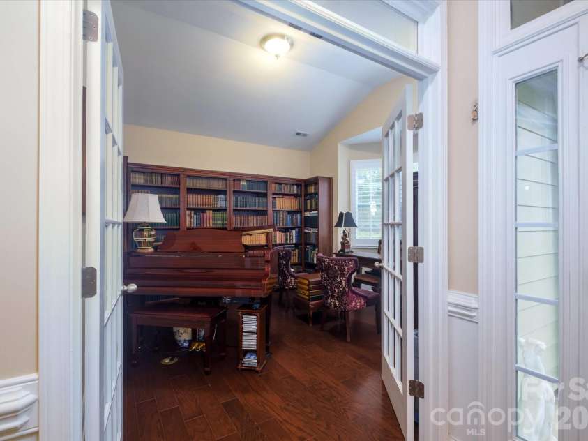 4804 Star Hill Lane, Charlotte, NC 28214.  MLS# CAR4403780, YatesRealty ID 39943. 