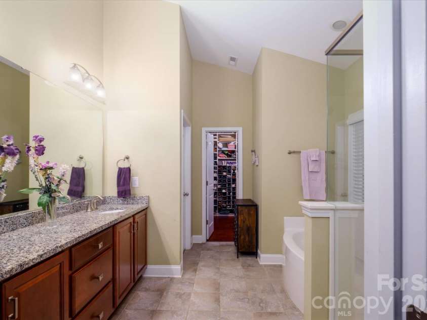 4804 Star Hill Lane, Charlotte, NC 28214.  MLS# CAR4403780, YatesRealty ID 39943. 