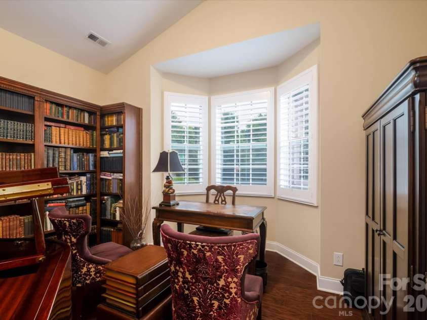 4804 Star Hill Lane, Charlotte, NC 28214.  MLS# CAR4403780, YatesRealty ID 39943. 