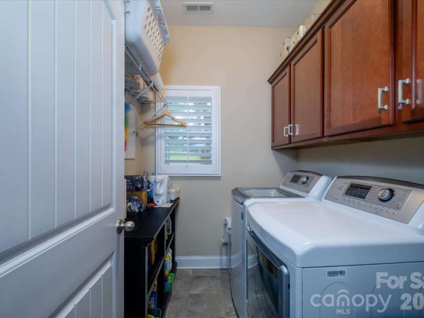 4804 Star Hill Lane, Charlotte, NC 28214.  MLS# CAR4403780, YatesRealty ID 39943. 