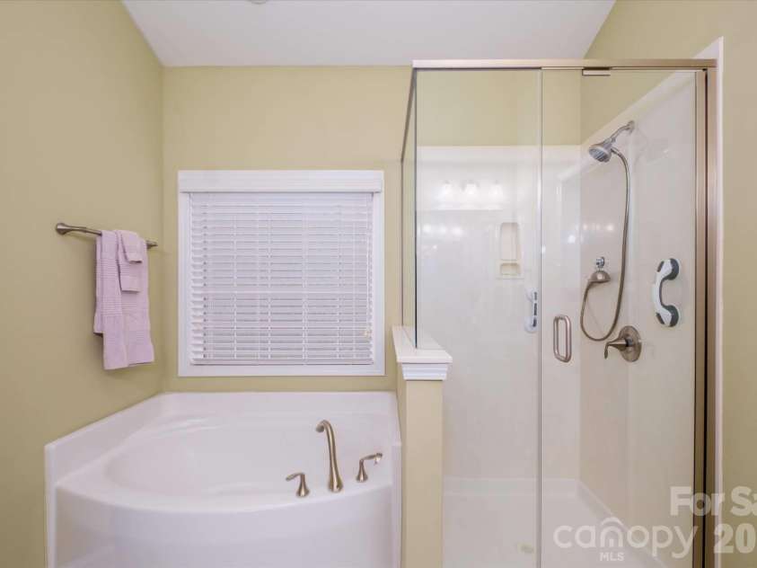 4804 Star Hill Lane, Charlotte, NC 28214.  MLS# CAR4403780, YatesRealty ID 39943. 