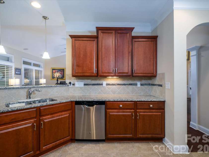 4804 Star Hill Lane, Charlotte, NC 28214.  MLS# CAR4403780, YatesRealty ID 39943. 