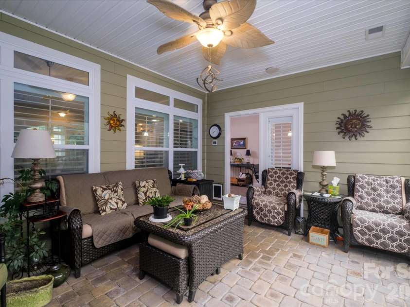 4804 Star Hill Lane, Charlotte, NC 28214.  MLS# CAR4403780, YatesRealty ID 39943. 