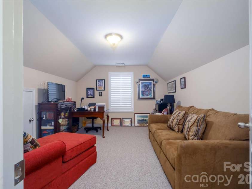 4804 Star Hill Lane, Charlotte, NC 28214.  MLS# CAR4403780, YatesRealty ID 39943. 