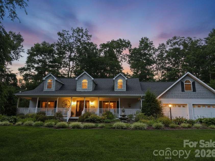225 White Oak Road, Burnsville, NC 28714.  MLS# CAR4406965, YatesRealty ID 39945. 