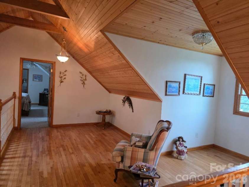 225 White Oak Road, Burnsville, NC 28714.  MLS# CAR4406965, YatesRealty ID 39945. 