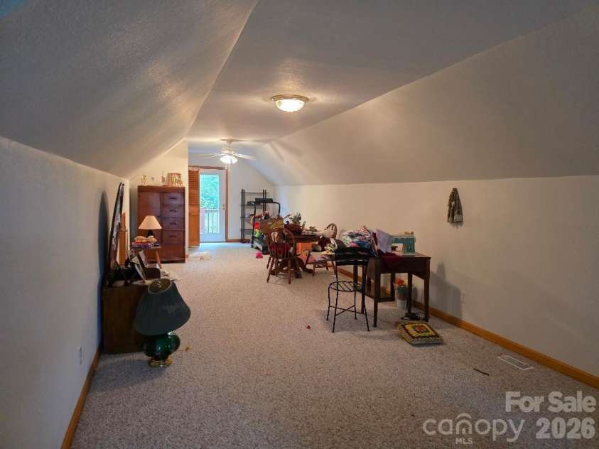 225 White Oak Road, Burnsville, NC 28714.  MLS# CAR4406965, YatesRealty ID 39945. 