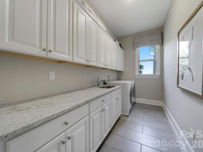 105 Highclere Drive, Waxhaw, NC 28173.  MLS# CAR4399731, YatesRealty ID 39946. 
