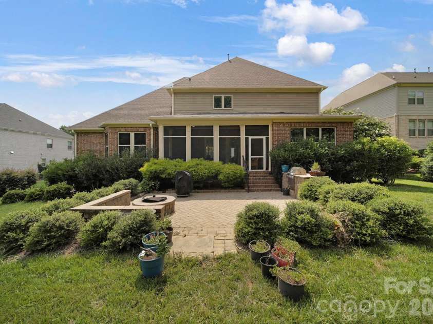 105 Highclere Drive, Waxhaw, NC 28173.  MLS# CAR4399731, YatesRealty ID 39946. 