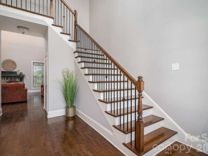708 Players Ridge Road, Hickory, NC 28601.  MLS# CAR4405752, YatesRealty ID 39947. 