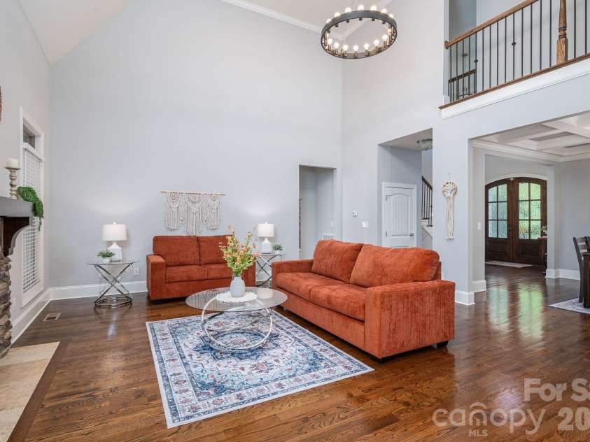 708 Players Ridge Road, Hickory, NC 28601.  MLS# CAR4405752, YatesRealty ID 39947. 
