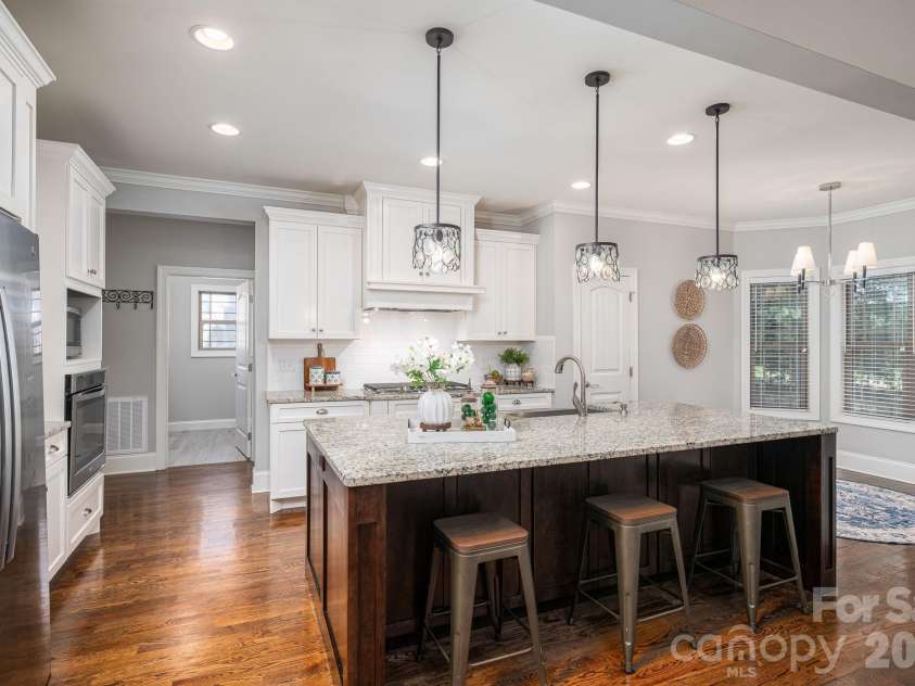 708 Players Ridge Road, Hickory, NC 28601.  MLS# CAR4405752, YatesRealty ID 39947. 