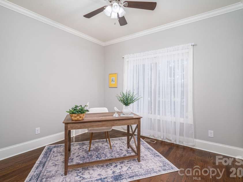 708 Players Ridge Road, Hickory, NC 28601.  MLS# CAR4405752, YatesRealty ID 39947. 