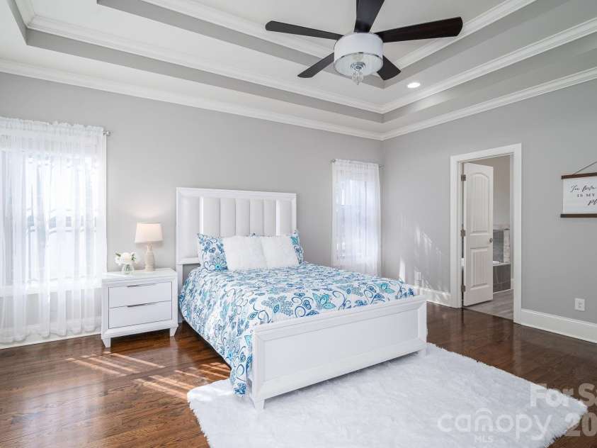 708 Players Ridge Road, Hickory, NC 28601.  MLS# CAR4405752, YatesRealty ID 39947. 