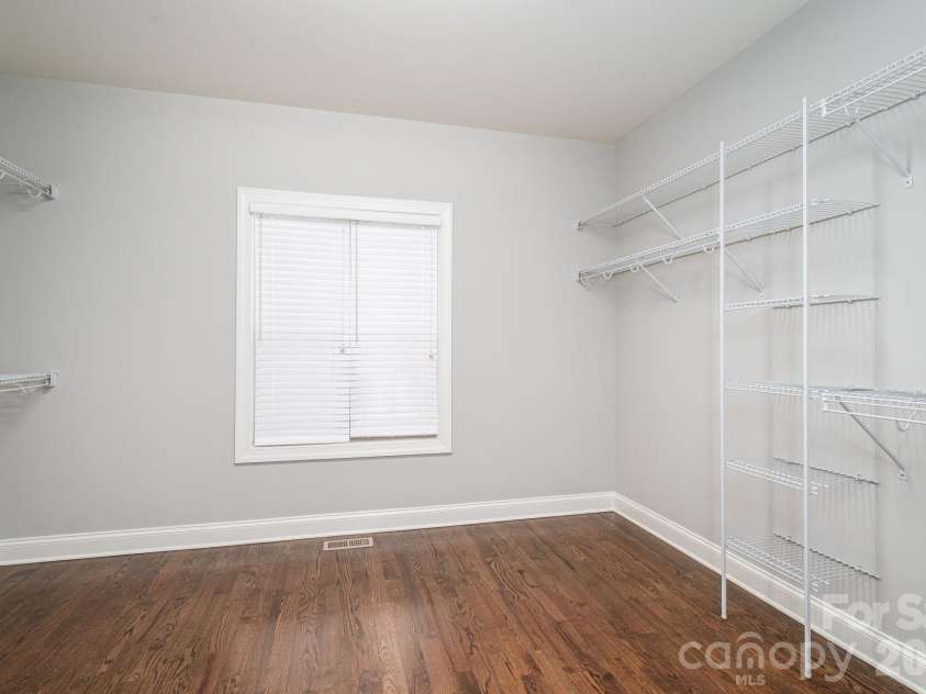 708 Players Ridge Road, Hickory, NC 28601.  MLS# CAR4405752, YatesRealty ID 39947. 