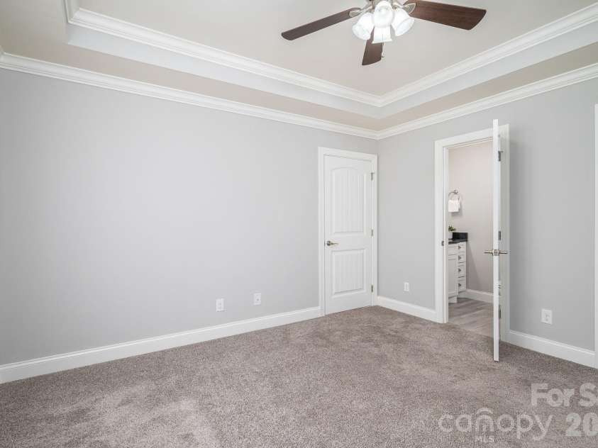 708 Players Ridge Road, Hickory, NC 28601.  MLS# CAR4405752, YatesRealty ID 39947. 