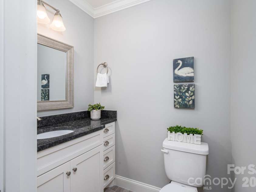 708 Players Ridge Road, Hickory, NC 28601.  MLS# CAR4405752, YatesRealty ID 39947. 