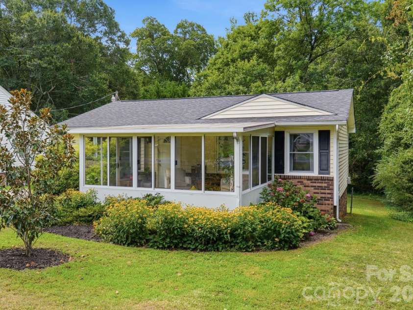 605 Powerline Avenue, Belmont, NC 28012.  MLS# CAR4406622, YatesRealty ID 39948. 
