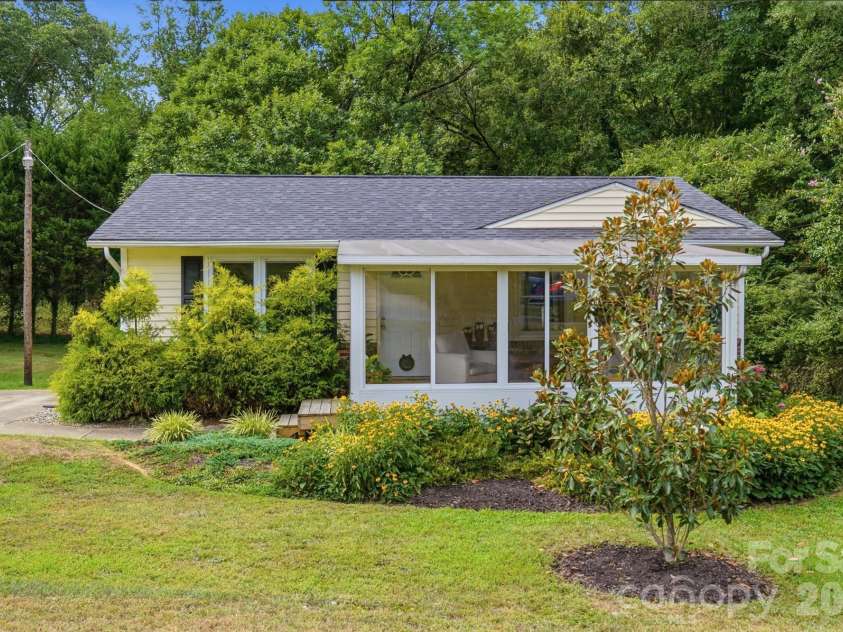 605 Powerline Avenue, Belmont, NC 28012.  MLS# CAR4406622, YatesRealty ID 39948. 