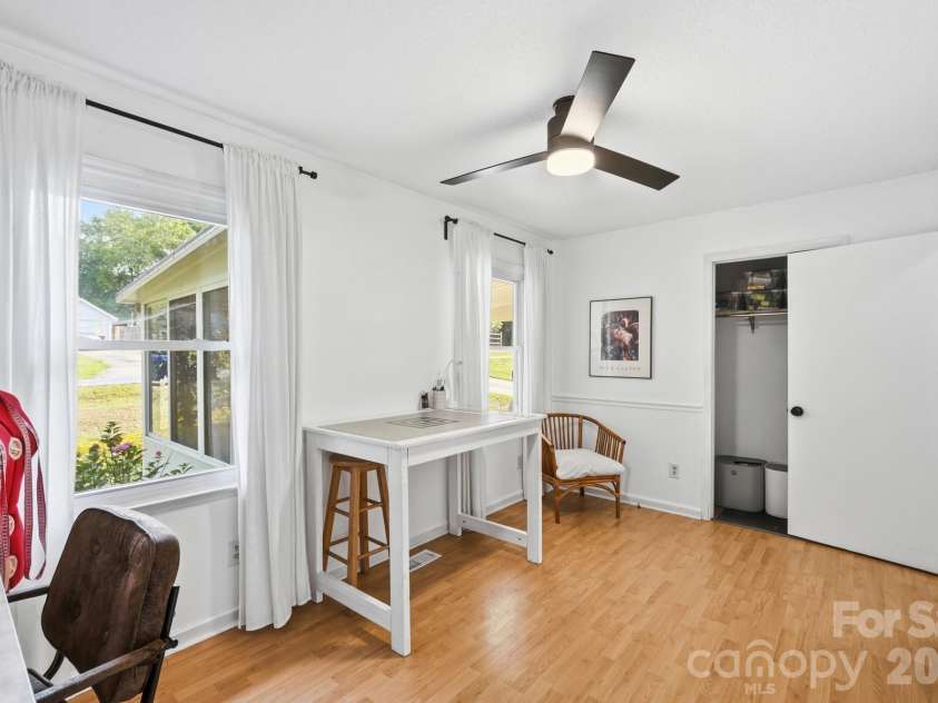 605 Powerline Avenue, Belmont, NC 28012.  MLS# CAR4406622, YatesRealty ID 39948. 