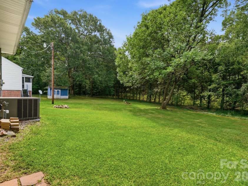 605 Powerline Avenue, Belmont, NC 28012.  MLS# CAR4406622, YatesRealty ID 39948. 