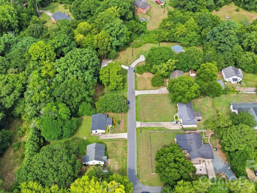 605 Powerline Avenue, Belmont, NC 28012.  MLS# CAR4406622, YatesRealty ID 39948. 