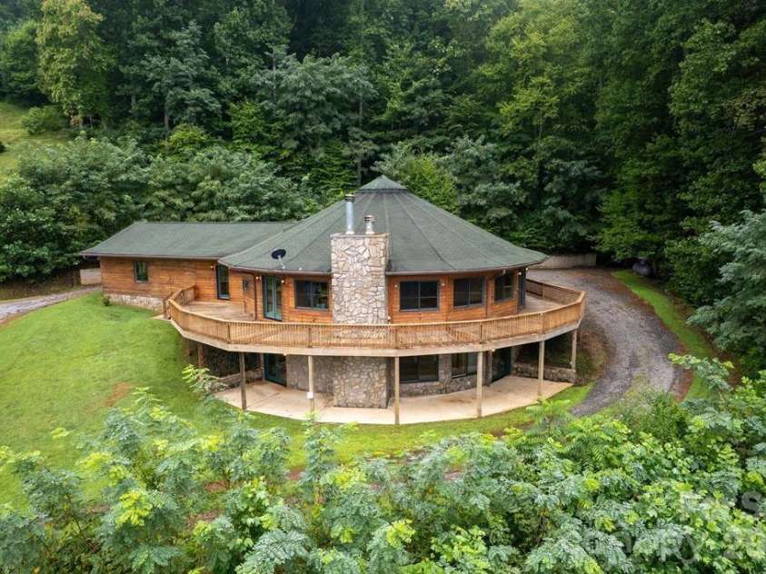 417 Quiet Forest Lane, Sylva, NC 28779.  MLS# CAR4361763, YatesRealty ID 39949. 