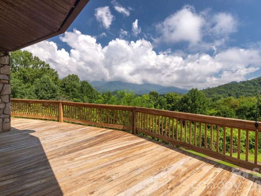 417 Quiet Forest Lane, Sylva, NC 28779.  MLS# CAR4361763, YatesRealty ID 39949. 