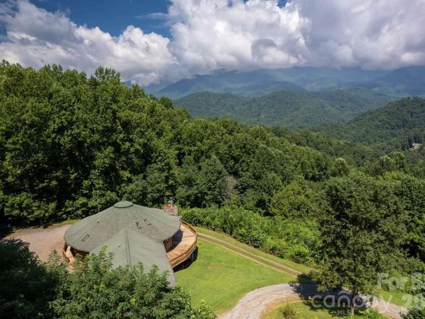 417 Quiet Forest Lane, Sylva, NC 28779.  MLS# CAR4361763, YatesRealty ID 39949. 