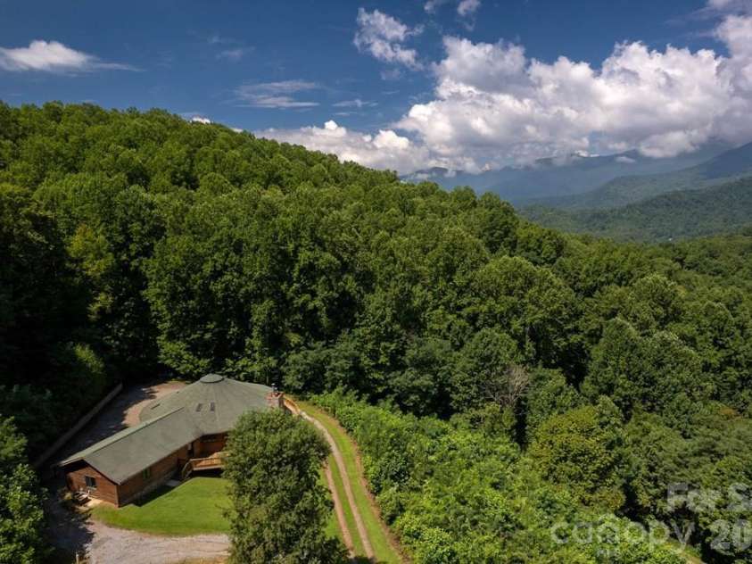 417 Quiet Forest Lane, Sylva, NC 28779.  MLS# CAR4361763, YatesRealty ID 39949. 