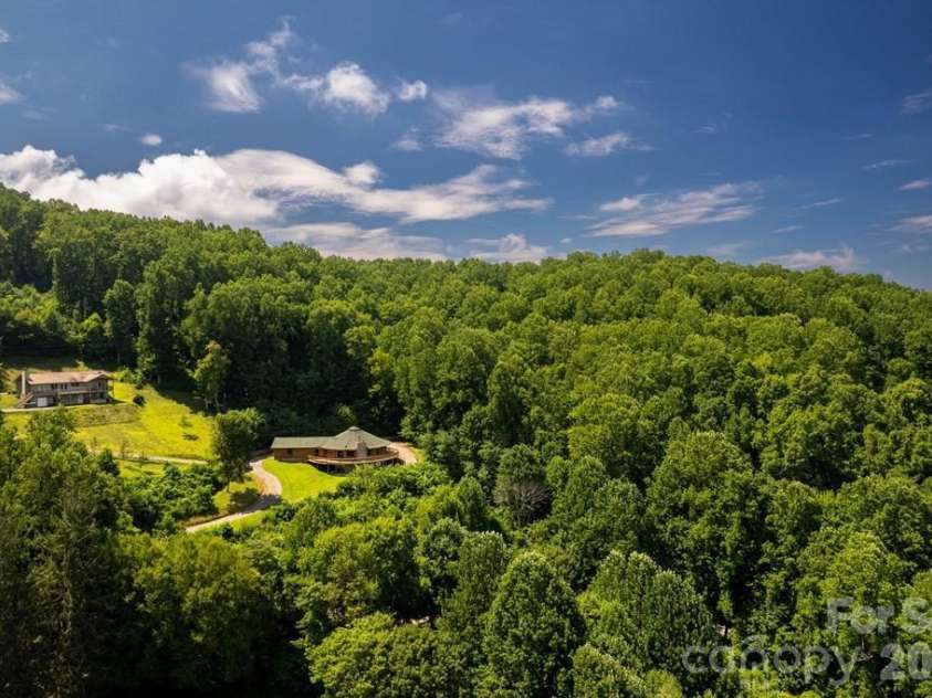 417 Quiet Forest Lane, Sylva, NC 28779.  MLS# CAR4361763, YatesRealty ID 39949. 