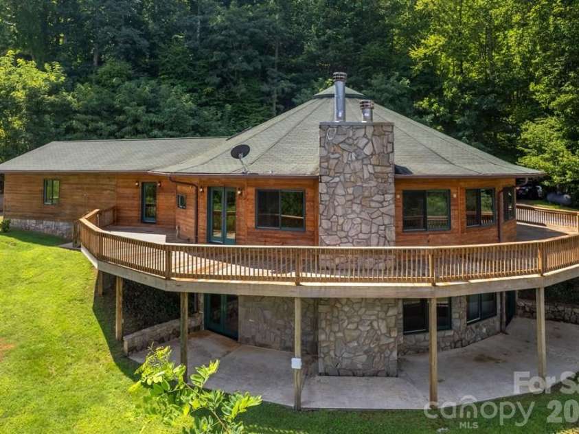 417 Quiet Forest Lane, Sylva, NC 28779.  MLS# CAR4361763, YatesRealty ID 39949. 