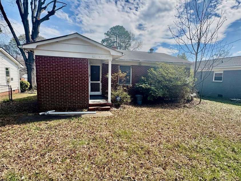 1907 Jennings Street, Charlotte, NC 28216.  MLS# CAR4342400, YatesRealty ID 3995. 