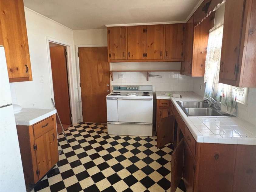 1907 Jennings Street, Charlotte, NC 28216.  MLS# CAR4342400, YatesRealty ID 3995. 