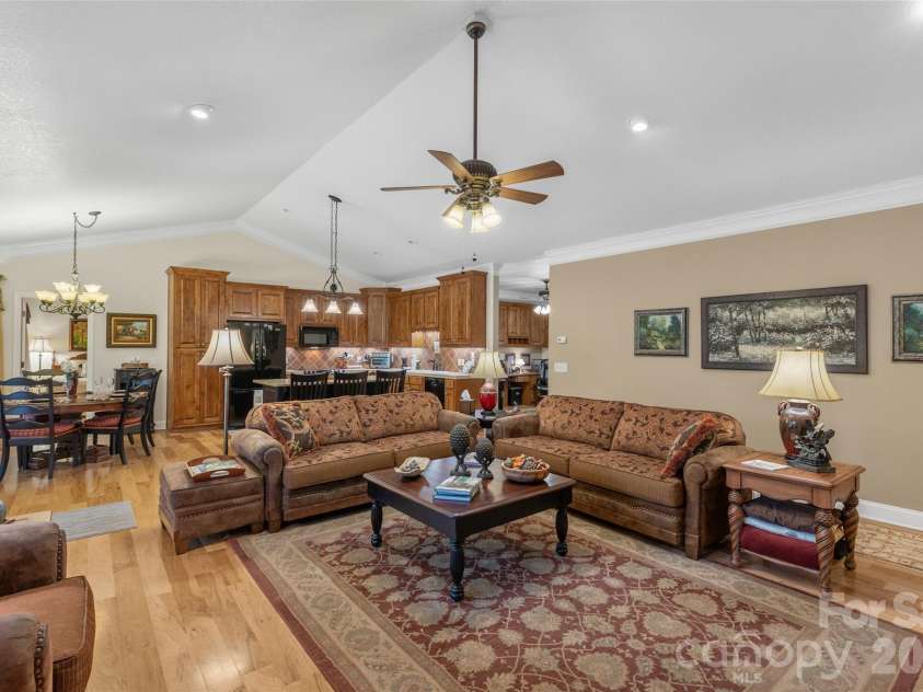 141 Dolly Lane, Highlands, NC 28741.  MLS# CAR4403878, YatesRealty ID 39950. 