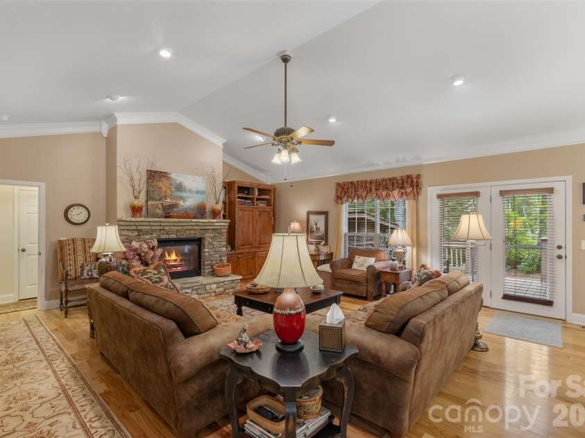 141 Dolly Lane, Highlands, NC 28741.  MLS# CAR4403878, YatesRealty ID 39950. 