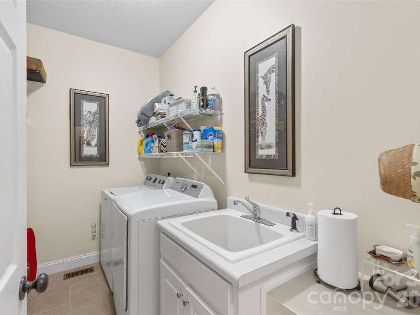 141 Dolly Lane, Highlands, NC 28741.  MLS# CAR4403878, YatesRealty ID 39950. 