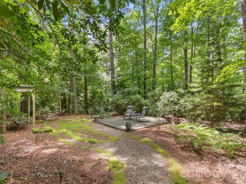 141 Dolly Lane, Highlands, NC 28741.  MLS# CAR4403878, YatesRealty ID 39950. 