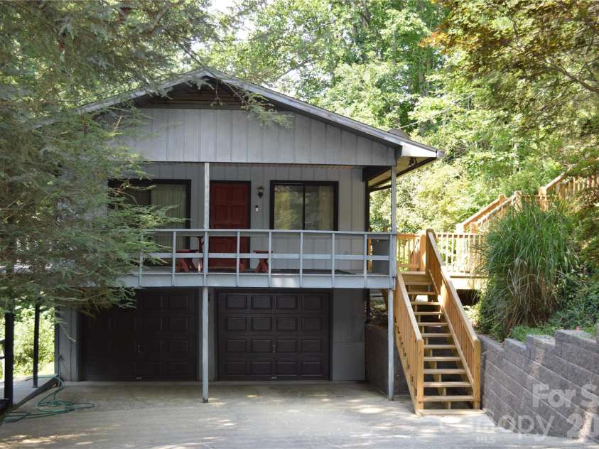 184 Laurel Road, Arden, NC 28704.  MLS# CAR4405631, YatesRealty ID 39953. 