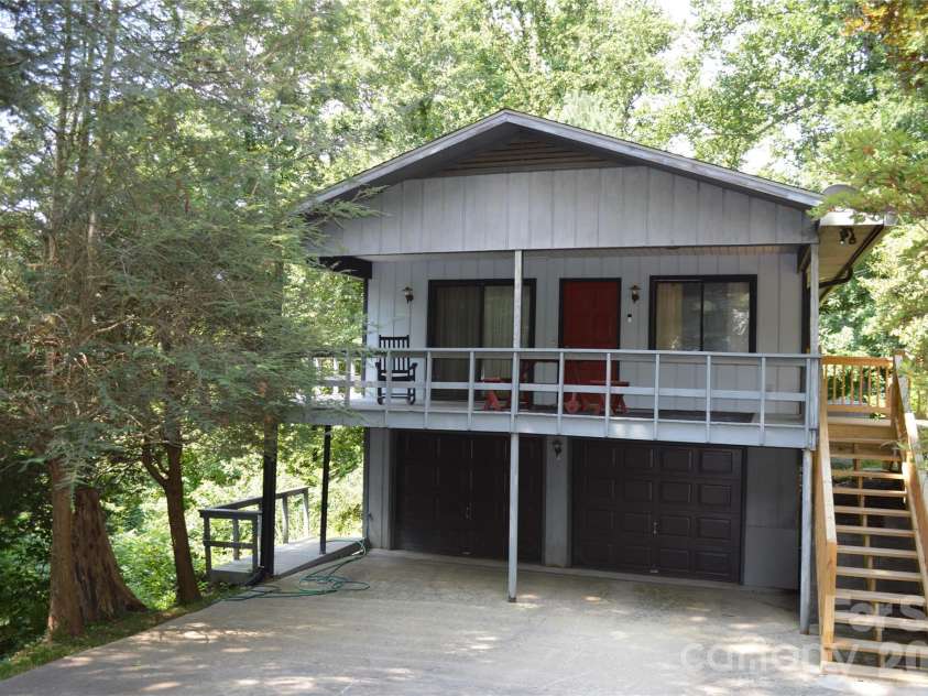 184 Laurel Road, Arden, NC 28704.  MLS# CAR4405631, YatesRealty ID 39953. 