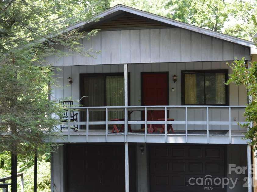 184 Laurel Road, Arden, NC 28704.  MLS# CAR4405631, YatesRealty ID 39953. 