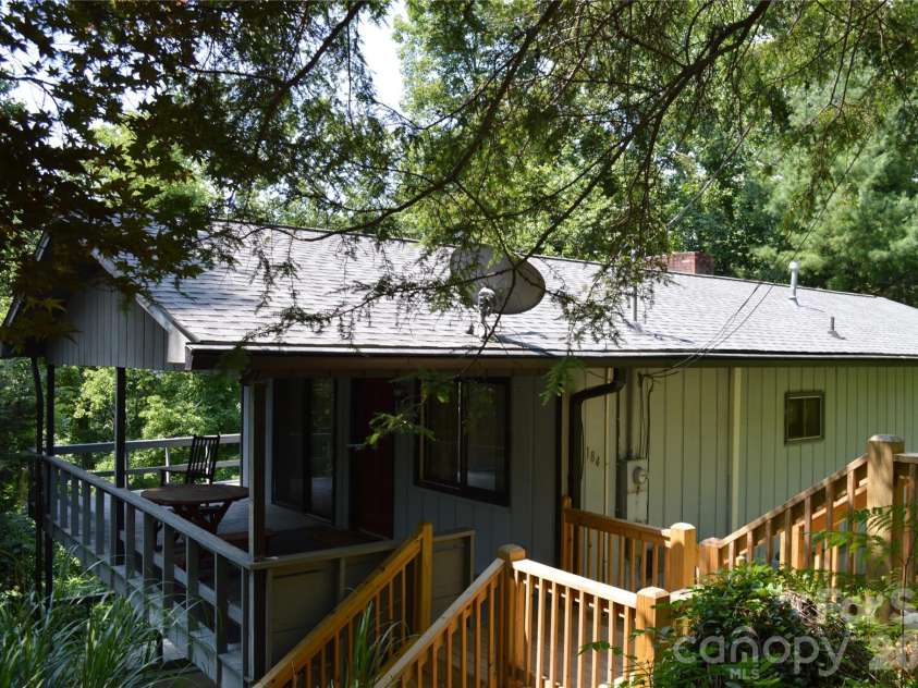 184 Laurel Road, Arden, NC 28704.  MLS# CAR4405631, YatesRealty ID 39953. 