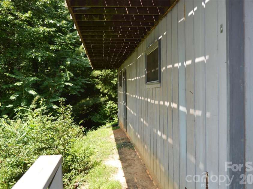 184 Laurel Road, Arden, NC 28704.  MLS# CAR4405631, YatesRealty ID 39953. 