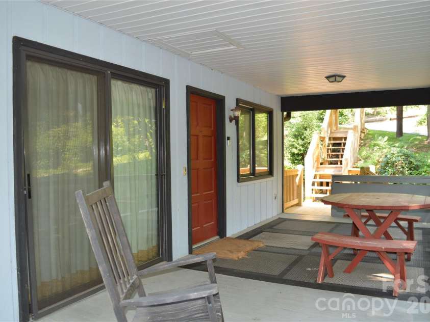 184 Laurel Road, Arden, NC 28704.  MLS# CAR4405631, YatesRealty ID 39953. 